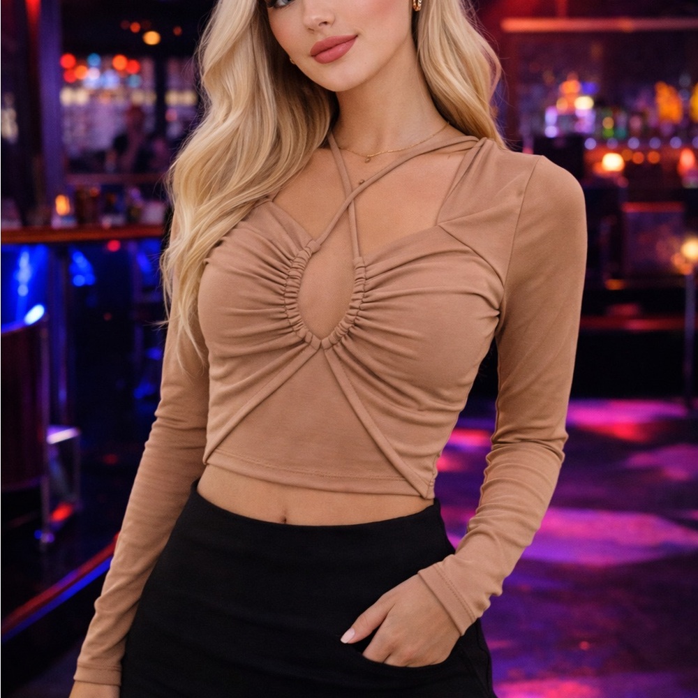 PrettyLittleThing Tan Ruched Keyhole Long Sleeve Crop Top